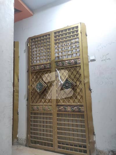 پنجاب چورنگی کراچی میں 3 کمروں کا 4 مرلہ فلیٹ 35.0 ہزار میں کرایہ پر دستیاب ہے۔