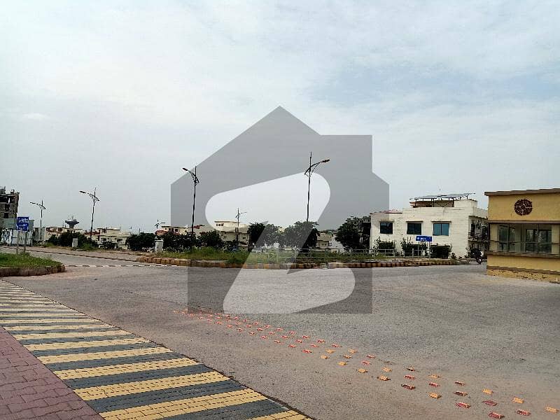 8 Marla Commercial Possession Able Plot Available For Sale, Near To Main Entrance,Zoo Hospital Ready To Construct