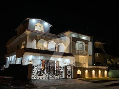 Buy A 1 Kanal Upper Portion For rent In Bahria Town Phase 8
