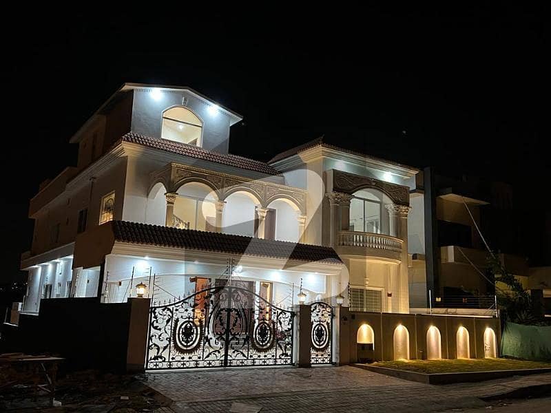 Buy A 1 Kanal Upper Portion For rent In Bahria Town Phase 8