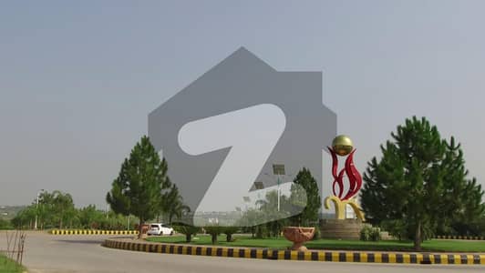 1 kanal Developed & Possession Main Boulevard Back Plot Available for Sale In Gulberg Islamabad