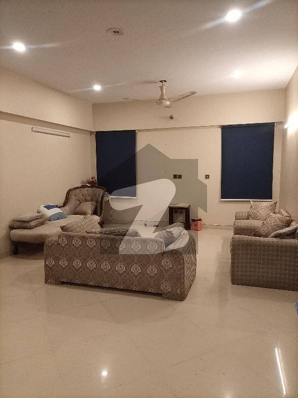 200YARD FLAT FOR SALE 3 BED BUKHARI COMMERCIAL DHA PHASE 6