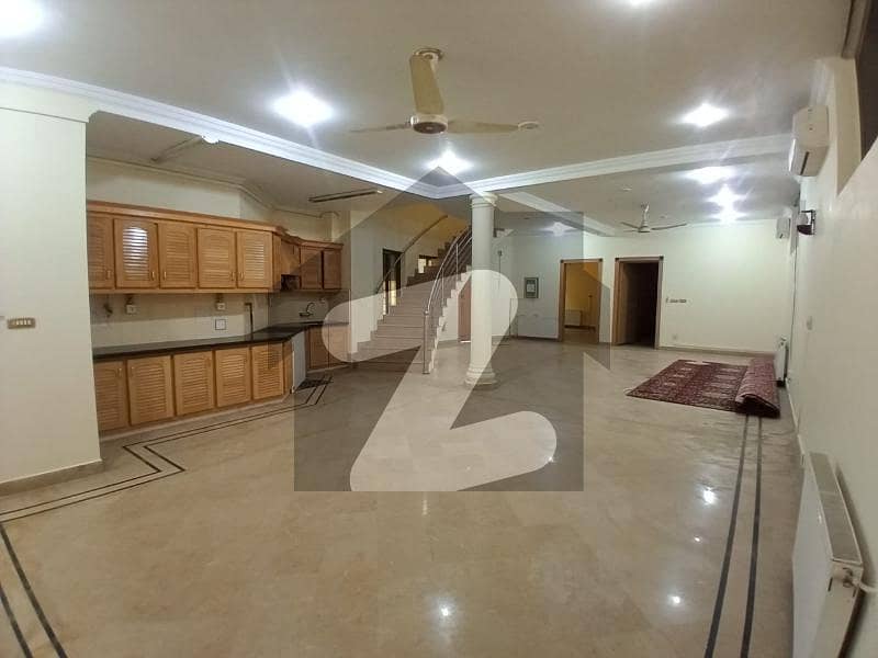 Triple Store 6 Beds Luxury House For Rent In F8