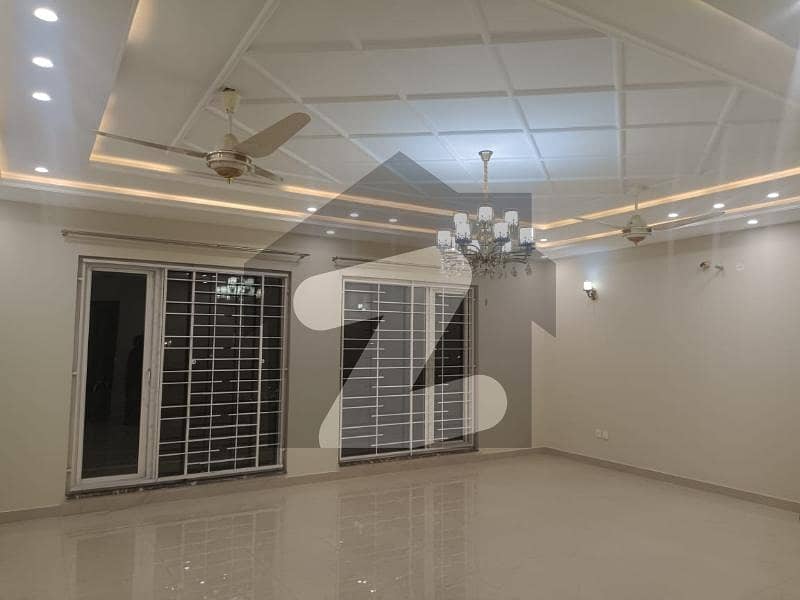 DHA EME SOCIETY HOUSE FOR RENT AVAILABLE