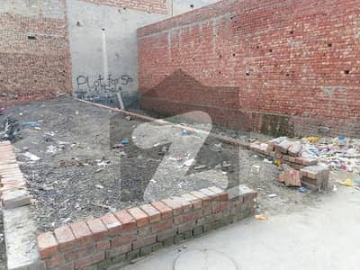 بھٹی کالونی لاہور میں 3 مرلہ رہائشی پلاٹ 21.0 لاکھ میں برائے فروخت۔
