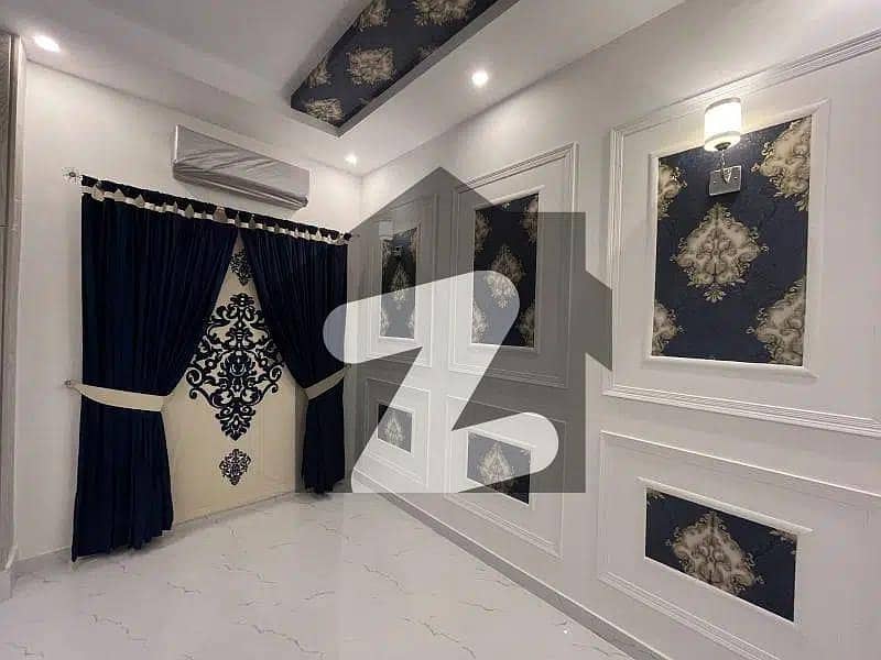 ڈی ایچ اے فیز 4 ڈیفنس (ڈی ایچ اے),لاہور میں 4 کمروں کا 10 مرلہ مکان 6.1 کروڑ میں برائے فروخت۔