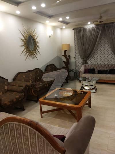 ماڈل ٹاؤن لاہور میں 3 کمروں کا 1 کنال مکان 6.1 کروڑ میں برائے فروخت۔