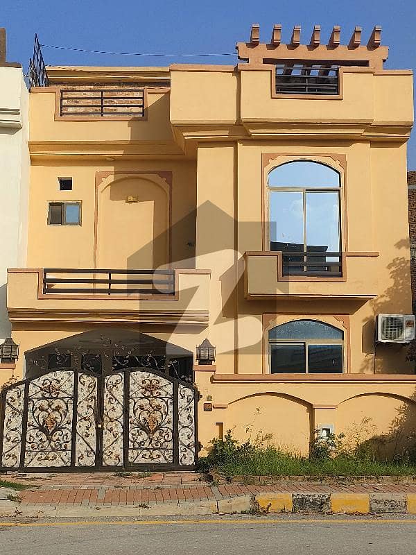 A beautiful and lavish house for rent in Rafi block