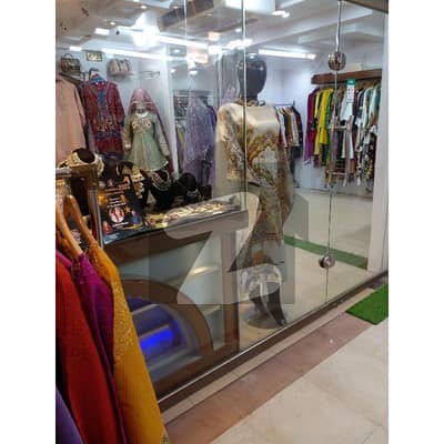 گلبرگ لاہور میں 4 مرلہ دکان 3.5 لاکھ میں کرایہ پر دستیاب ہے۔