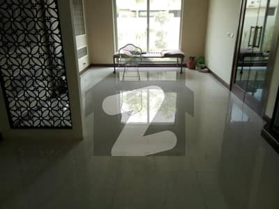 ڈی ایچ اے فیز 5 ڈیفنس (ڈی ایچ اے),لاہور میں 4 کمروں کا 8 مرلہ مکان 4.15 کروڑ میں برائے فروخت۔