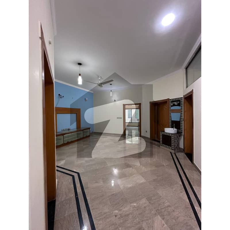 10 Marla House For Sale On 60 ft Road Wapda Town