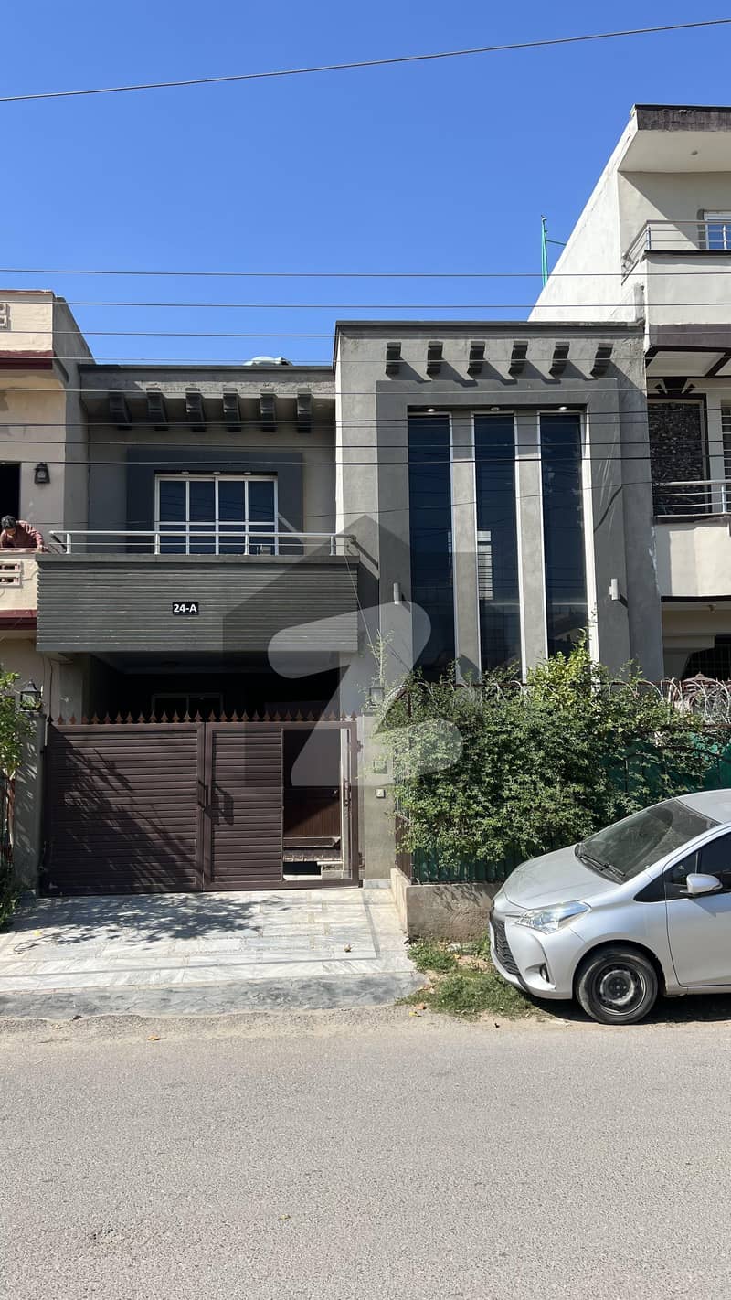 5 MARLA 1.5 STOREY OWNER BUILD PRIME LOCATION HOUSE NEAR TO AMENITIES