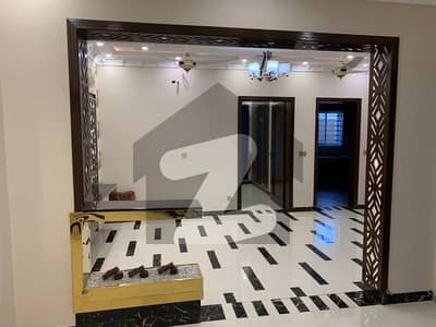 اتحاد ٹاؤن فیز ١ اتحاد ٹاؤن,رائیونڈ روڈ,لاہور میں 4 کمروں کا 5 مرلہ مکان 2.9 کروڑ میں برائے فروخت۔