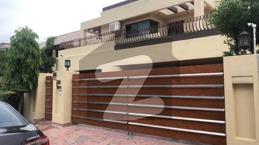 D H A Lahore 1 kanal Owner Build House with 100% Original pics available for Rent