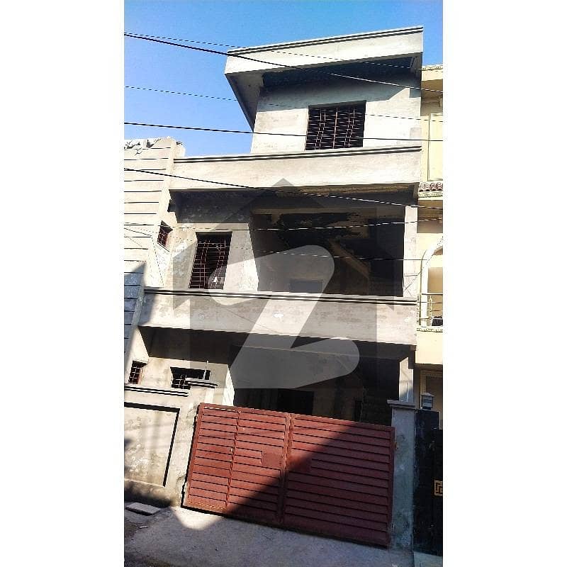 نشیمنِ اقبال لاہور میں 6 کمروں کا 5 مرلہ مکان 1.5 کروڑ میں برائے فروخت۔