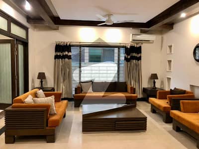 D H A Lahore 1 Kanal Semi Furnished Stylish Design House With 100% Original Pics Available For Rent