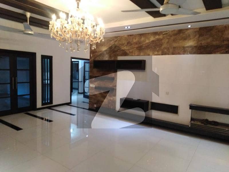 D H A Lahore 1 Kanal Mazher Munir Design House With 100% Original Pics Available For Rent