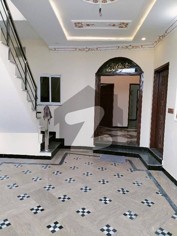الرحمان گارڈن فیز 4 الرحمان گارڈن,لاہور میں 5 کمروں کا 5 مرلہ مکان 1.25 کروڑ میں برائے فروخت۔