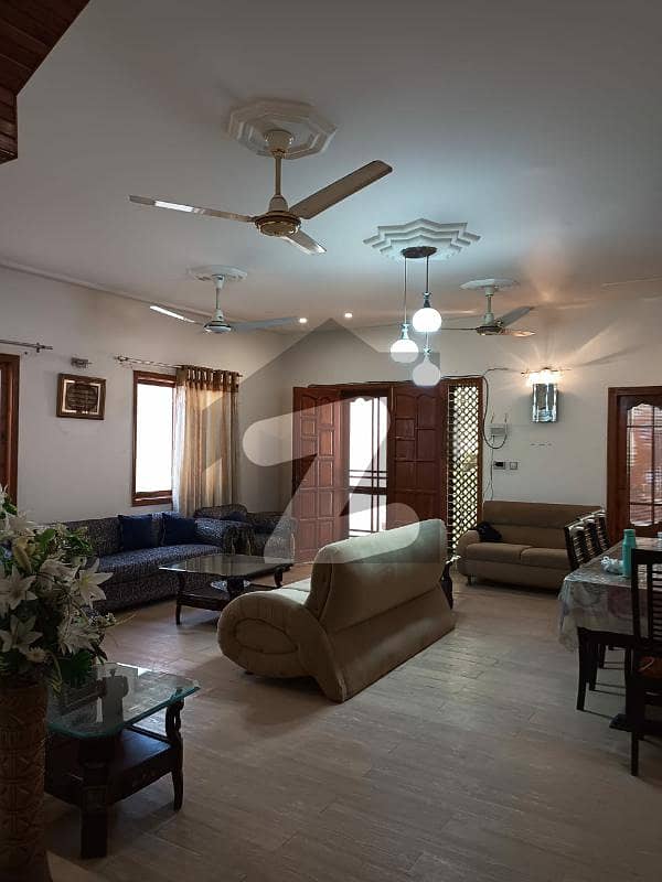 گلستانِ جوہر کراچی میں 7 کمروں کا 16 مرلہ مکان 6.99 کروڑ میں برائے فروخت۔