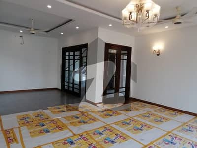 500 Square Yards House Available For Sale In DHA Phase 7