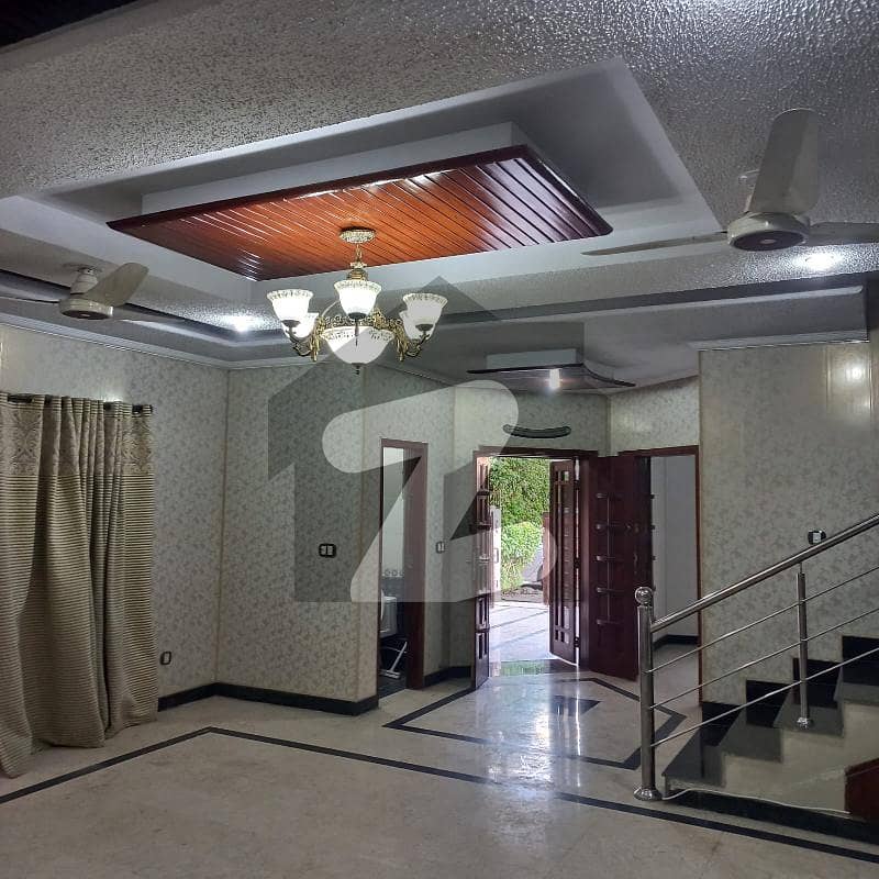 بحریہ ٹاؤن فیز 4 بحریہ ٹاؤن راولپنڈی,راولپنڈی میں 5 کمروں کا 10 مرلہ مکان 3.75 کروڑ میں برائے فروخت۔