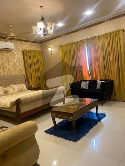 ڈی ایچ اے فیز 8 ڈی ایچ اے ڈیفینس,کراچی میں 6 کمروں کا 1 کنال مکان 10.7 کروڑ میں برائے فروخت۔