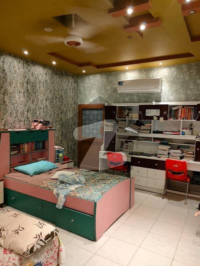 نارتھ ناظم آباد ۔ بلاک ایل نارتھ ناظم آباد,کراچی میں 8 کمروں کا 10 مرلہ مکان 5.75 کروڑ میں برائے فروخت۔