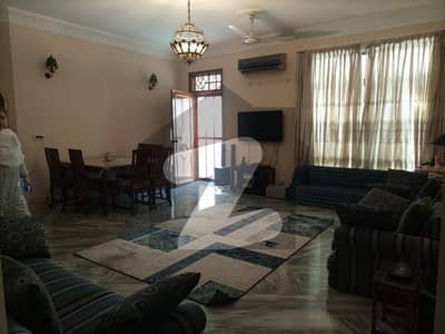 ڈی ایچ اے فیز 6 ڈی ایچ اے ڈیفینس,کراچی میں 4 کمروں کا 2 کنال مکان 16.5 کروڑ میں برائے فروخت۔