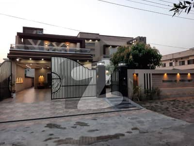 2 Kanal Luxury Bungalow For Sale In Punjab Society Near Wapda Town College Road