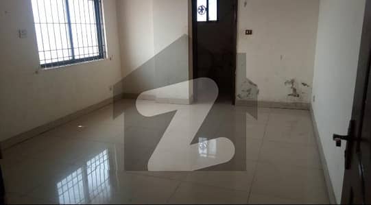 کلفٹن ۔ بلاک 2 کلفٹن,کراچی میں 3 کمروں کا 6 مرلہ فلیٹ 2.5 کروڑ میں برائے فروخت۔
