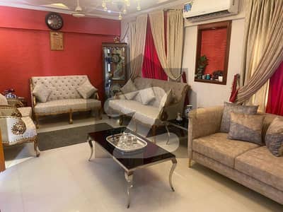 گلستانِِ جوہر ۔ بلاک 13 گلستانِ جوہر,کراچی میں 4 کمروں کا 9 مرلہ فلیٹ 2.5 کروڑ میں برائے فروخت۔