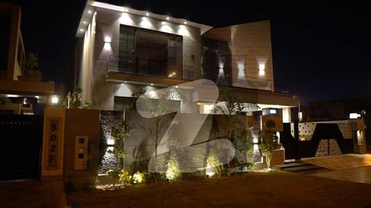 ڈی ایچ اے فیز 6 ڈیفنس (ڈی ایچ اے),لاہور میں 5 کمروں کا 1 کنال مکان 3.25 لاکھ میں کرایہ پر دستیاب ہے۔