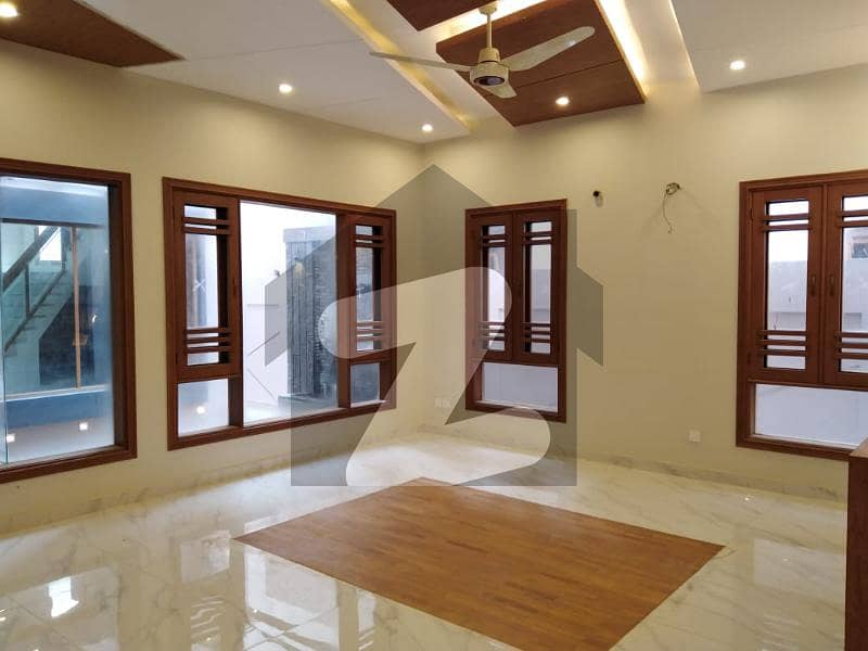 کے ڈی اے سکیم 1 کراچی میں 8 کمروں کا 1 کنال مکان 21.0 کروڑ میں برائے فروخت۔