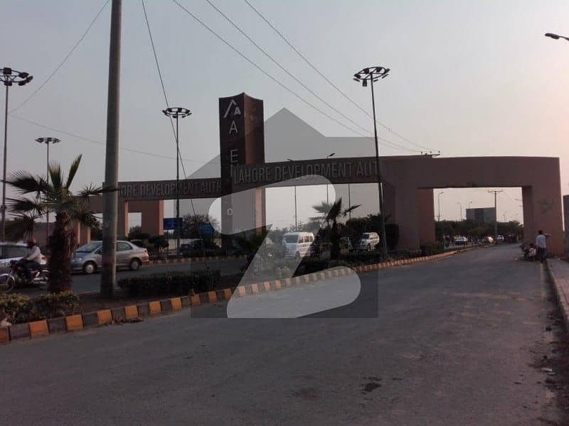 ایل ڈی اے ایوینیو لاہور میں 1 کنال رہائشی پلاٹ 1.38 کروڑ میں برائے فروخت۔
