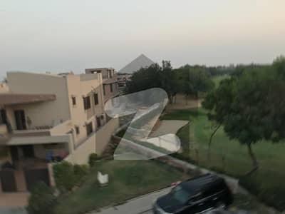 نیوی ہاؤسنگ سکیم کارساز کراچی میں 5 کمروں کا 14 مرلہ مکان 12.5 کروڑ میں برائے فروخت۔
