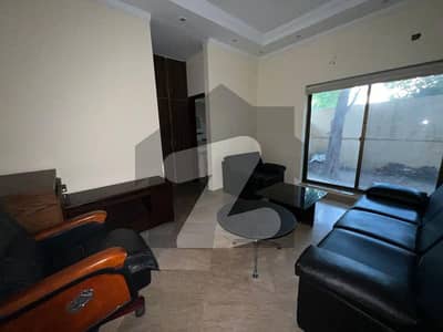 گلبرگ 3 گلبرگ,لاہور میں 3 کمروں کا 10 مرلہ دفتر 3.0 لاکھ میں کرایہ پر دستیاب ہے۔