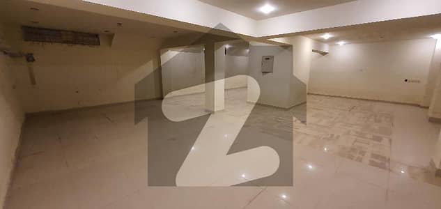 اتحاد کمرشل ایریا ڈی ایچ اے فیز 6,ڈی ایچ اے ڈیفینس,کراچی میں 2 کنال عمارت 10.0 لاکھ میں کرایہ پر دستیاب ہے۔