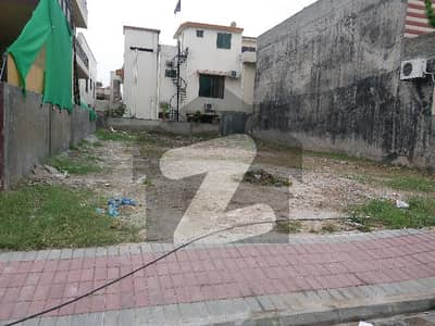 Bahria Town Phase 8 sector f4 1 Canal Boulevard Corner non developed Plot Available for sale