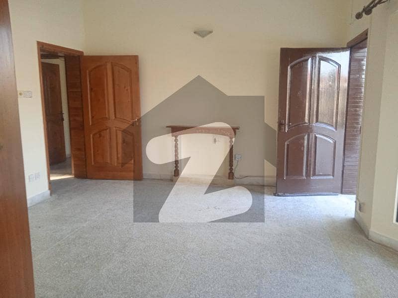 4 Bedrooms separate gate upper portion in Chaklala Scheme 3
