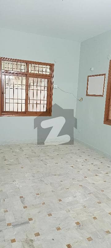 400 yards Ground Floor 5 Rooms Sept Gate ideal For Software Pharma Clinic Call Center Etc