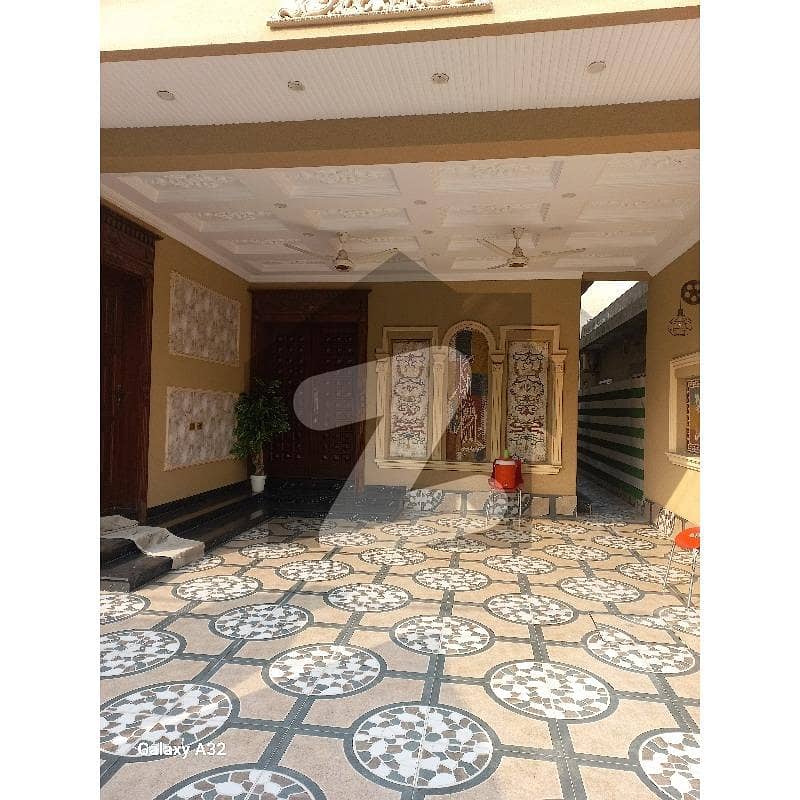 10 MARLA BEAUTIFUL HOUSE FOR SALE IN BAHRIA TOWN LAHORE