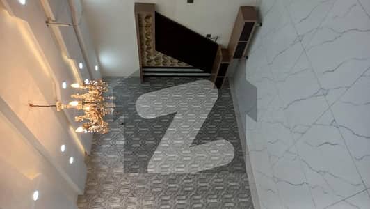 کینال گارڈن لاہور میں 6 کمروں کا 9 مرلہ مکان 3.0 کروڑ میں برائے فروخت۔