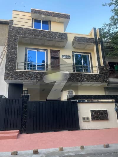G11 25x40 Vip House For Sale