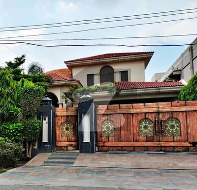 2 Kanal Owner Build Well Maintained Spanish Bungalow For Sale In Phase 3