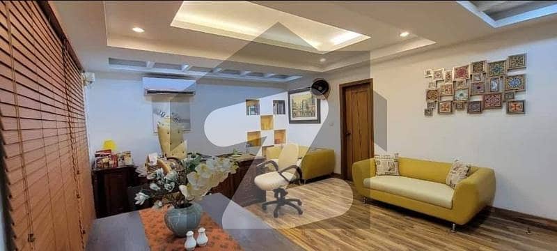 600 Sq Yards Well Maintained Double Storey Bungalow Gulshan-E-Iqbal