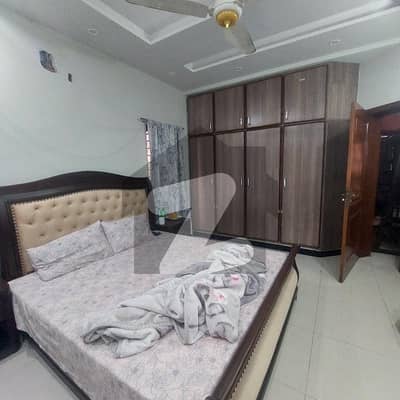 ڈیوائن گارڈنز لاہور میں 4 کمروں کا 10 مرلہ مکان 1.1 لاکھ میں کرایہ پر دستیاب ہے۔
