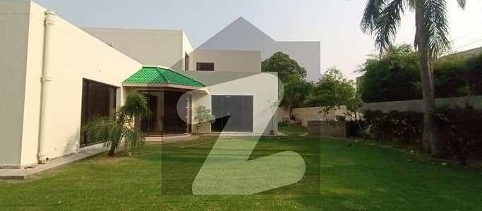 کیولری گراؤنڈ لاہور میں 4 کمروں کا 2 کنال مکان 4.0 لاکھ میں کرایہ پر دستیاب ہے۔