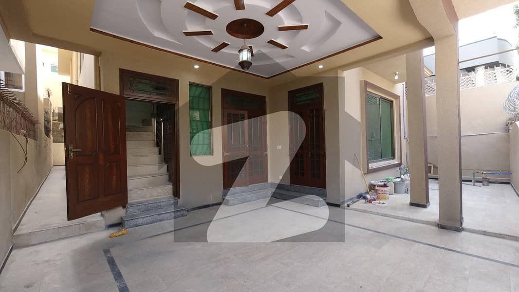 Stunning 10 Marla House In Gulshan Abad Available