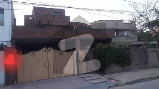 1 Kanal Commercial House For Rent Main Road F Block Johar Lahore