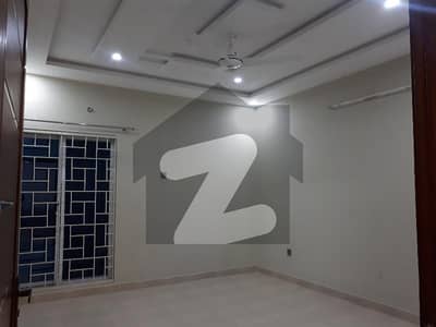 میڈیا ٹاؤن راولپنڈی میں 6 کمروں کا 12 مرلہ مکان 1.45 لاکھ میں کرایہ پر دستیاب ہے۔